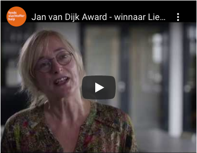 Liesbeth Mevissen winnaar dissertatie 2018 van de Jan van Dijk award, scriptieprijs Fonds Slachtofferhulp